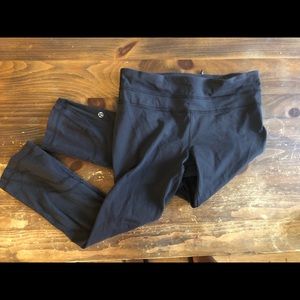 Lightly worn lululemon black comfy leggings!